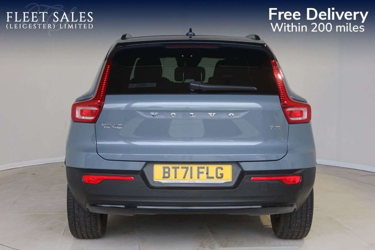 A 2022 VOLVO XC40 1.5 T3 R-Design SUV 5dr Petrol Manual Euro 6 (s/s) (163 ps) FULL SERVICE HI A 2022 VOLVO XC40 1.5 T3 R-Design SUV 5dr Petrol Manual Euro 6 (s/s) (163 ps) FULL SERVICE HI
