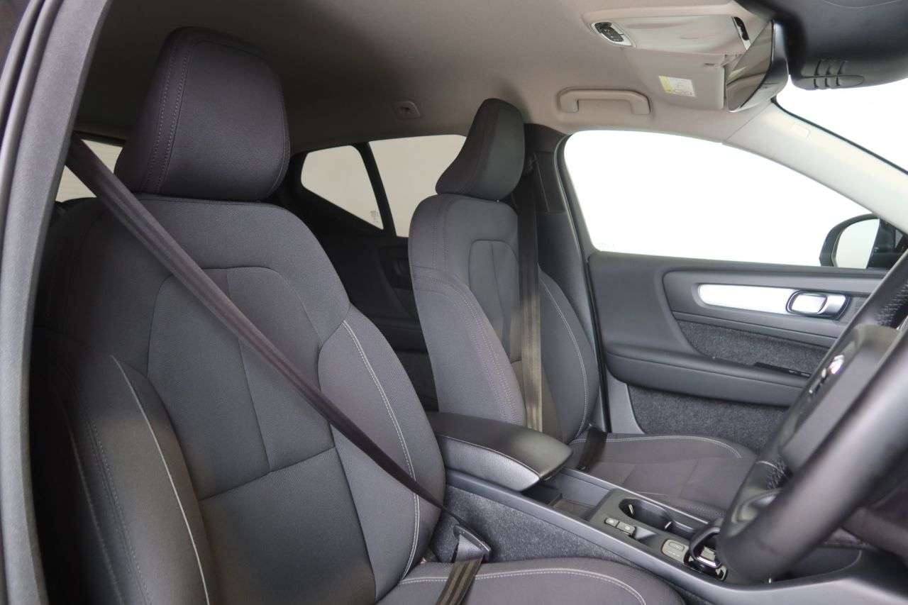 2021 VOLVO XC40 2021 VOLVO XC40