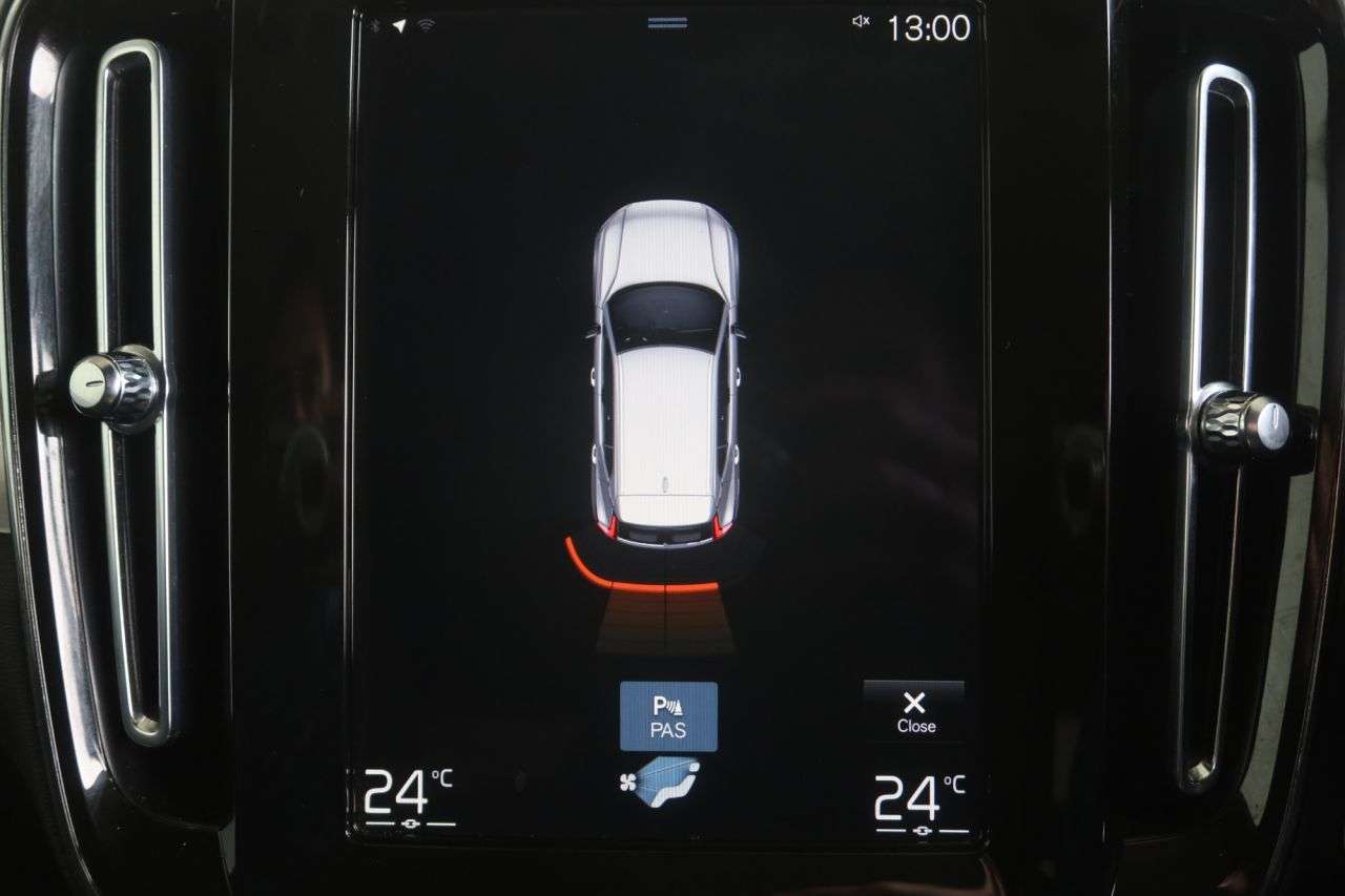 2021 VOLVO XC40 2021 VOLVO XC40