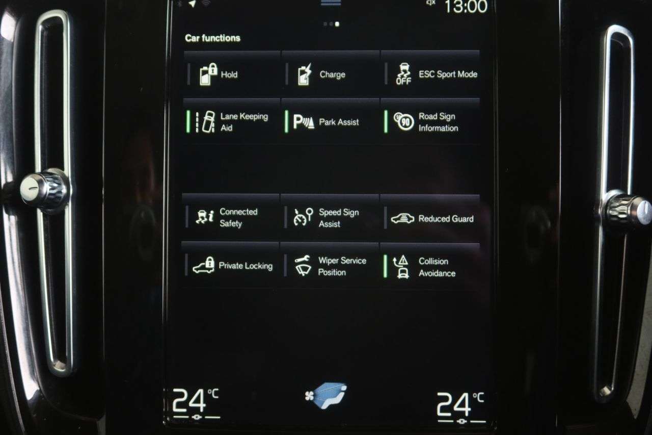 2021 VOLVO XC40 2021 VOLVO XC40