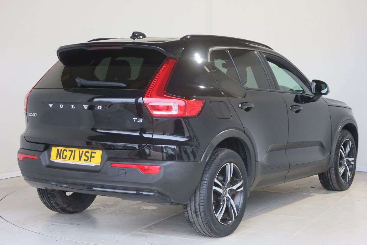 2022 VOLVO XC40 2022 VOLVO XC40
