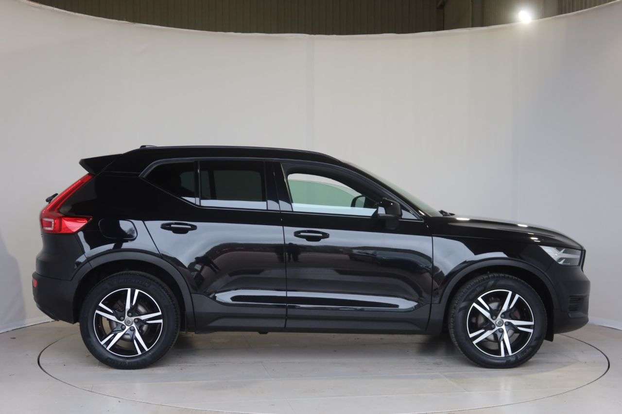 2022 VOLVO XC40 2022 VOLVO XC40