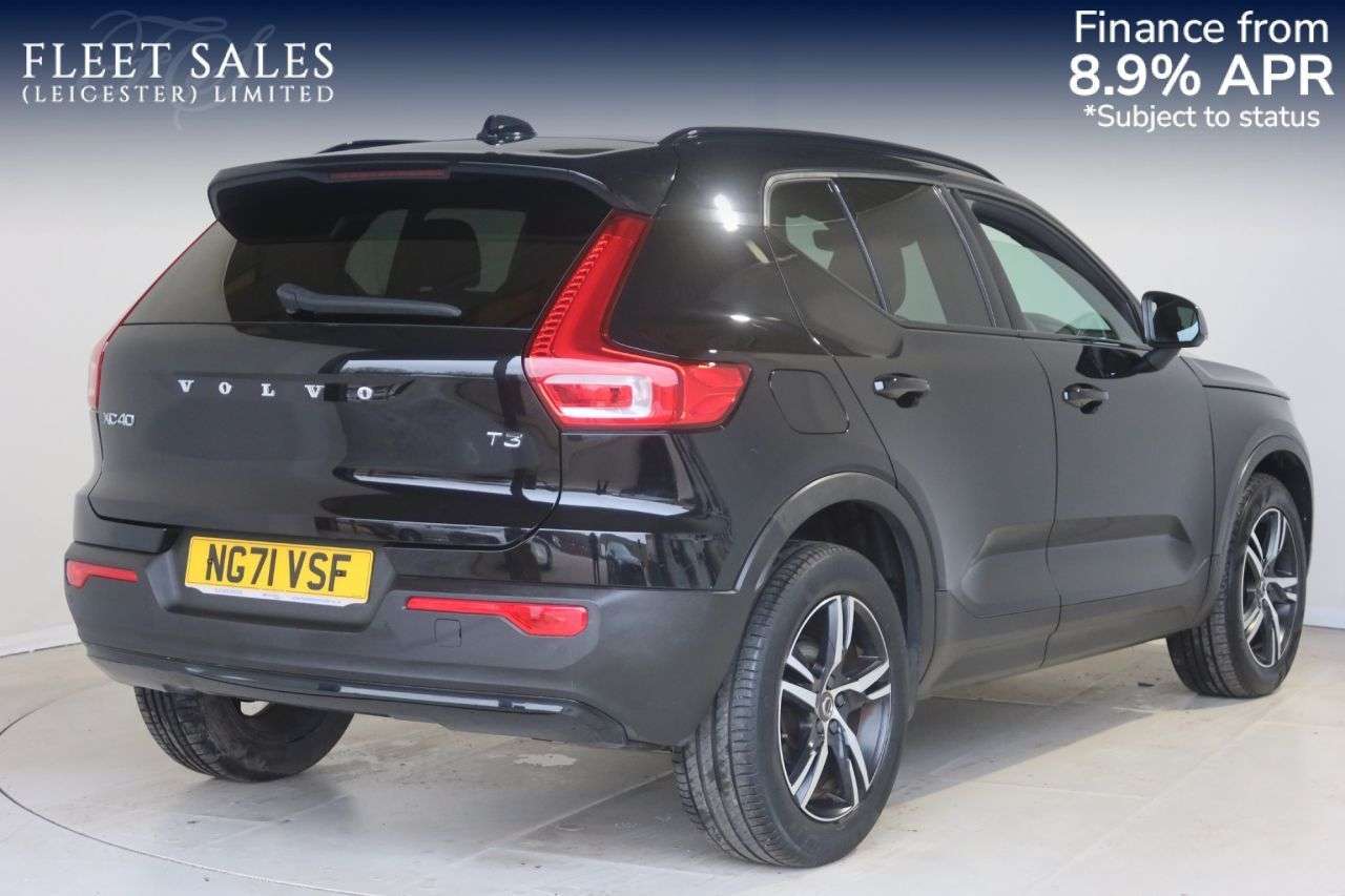 2022 VOLVO XC40 2022 VOLVO XC40