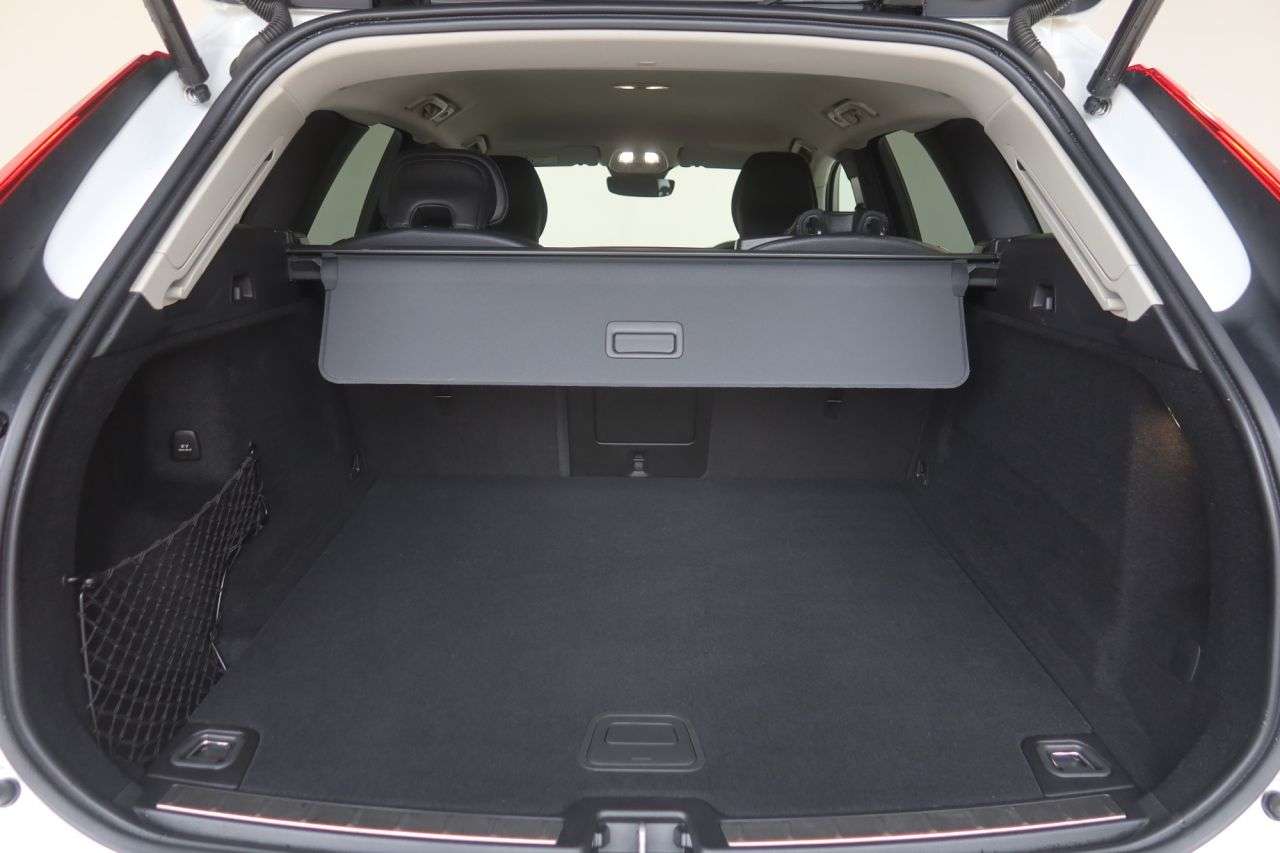 2022 VOLVO XC60 2022 VOLVO XC60