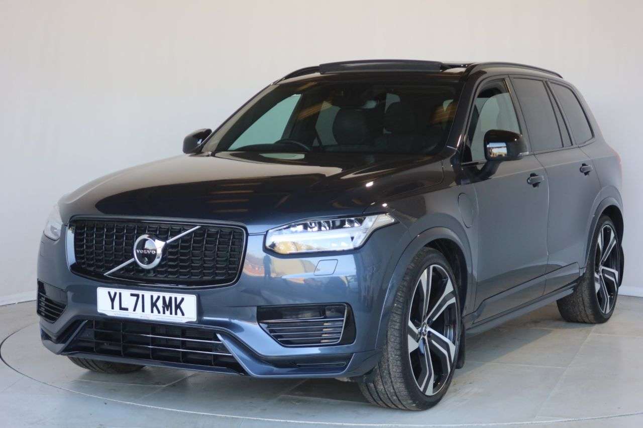 A 2022 VOLVO XC90 2.0h T8 Recharge 18.8kWh R-Design Pro SUV 5dr Petrol Plug-in Hybrid Auto 4W A 2022 VOLVO XC90 2.0h T8 Recharge 18.8kWh R-Design Pro SUV 5dr Petrol Plug-in Hybrid Auto 4W