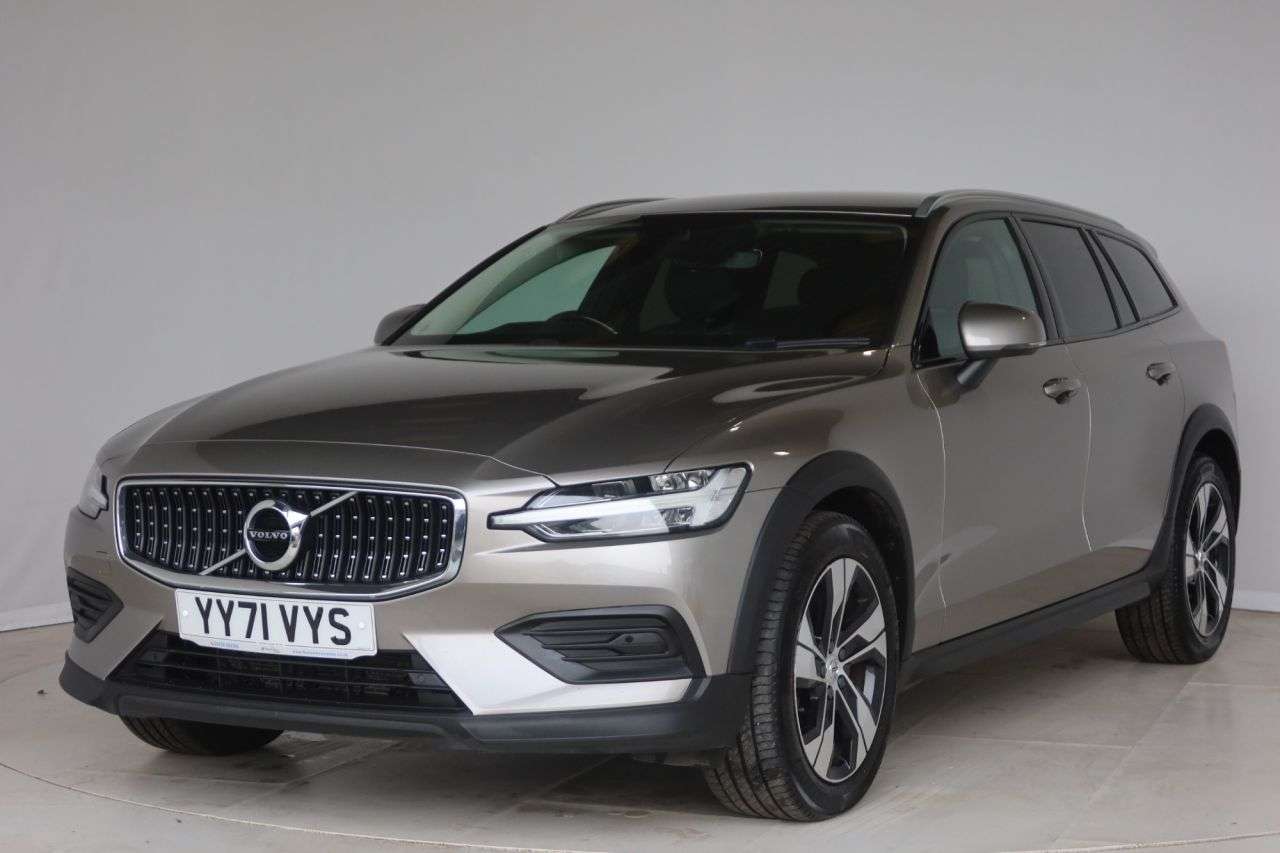 A 2021 VOLVO V60 CROSS COUNTRY 2.0 B5 MHEV Estate 5dr Petrol Hybrid Auto AWD Euro 6 (s/s) (250 ps) OPTICAL A 2021 VOLVO V60 CROSS COUNTRY 2.0 B5 MHEV Estate 5dr Petrol Hybrid Auto AWD Euro 6 (s/s) (250 ps) OPTICAL