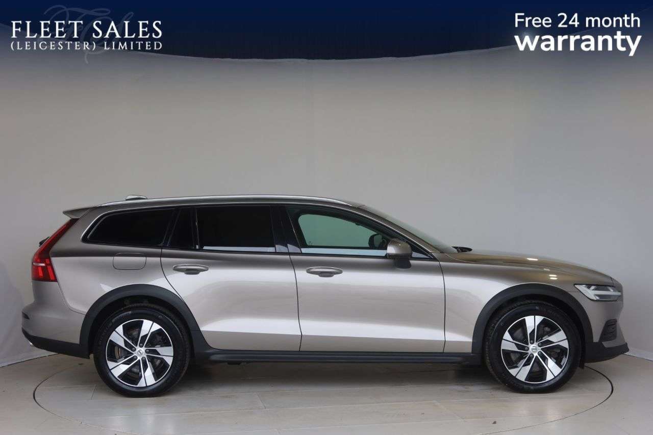 A 2021 VOLVO V60 CROSS COUNTRY 2.0 B5 MHEV Estate 5dr Petrol Hybrid Auto AWD Euro 6 (s/s) (250 ps) OPTICAL A 2021 VOLVO V60 CROSS COUNTRY 2.0 B5 MHEV Estate 5dr Petrol Hybrid Auto AWD Euro 6 (s/s) (250 ps) OPTICAL