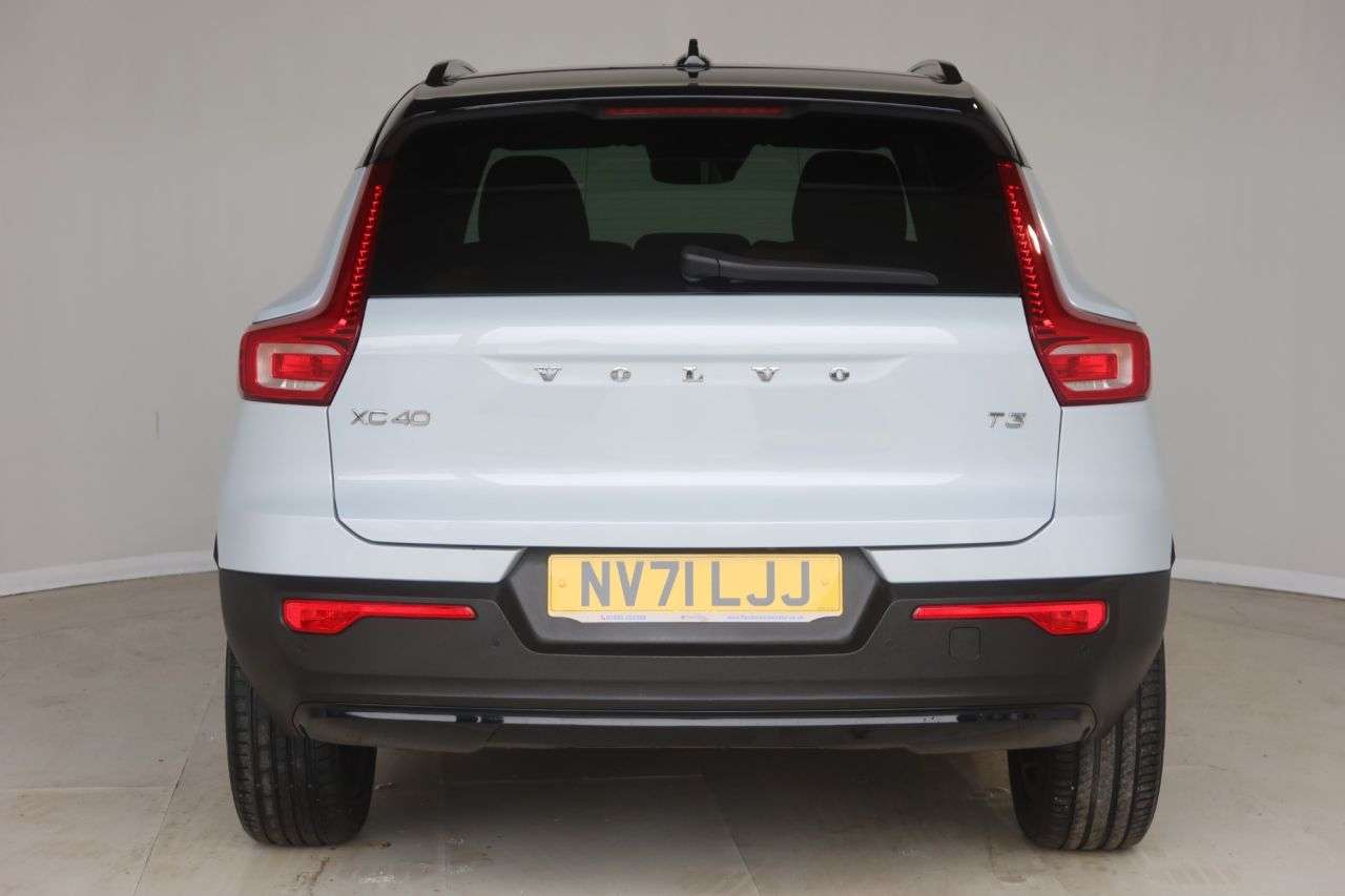 A 2021 VOLVO XC40 1.5 T3 R-Design SUV 5dr Petrol Manual Euro 6 (s/s) (163 ps) OPTICAL FRONT A A 2021 VOLVO XC40 1.5 T3 R-Design SUV 5dr Petrol Manual Euro 6 (s/s) (163 ps) OPTICAL FRONT A