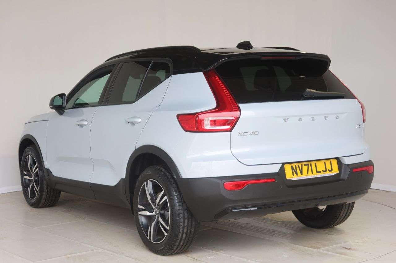 2021 VOLVO XC40 2021 VOLVO XC40