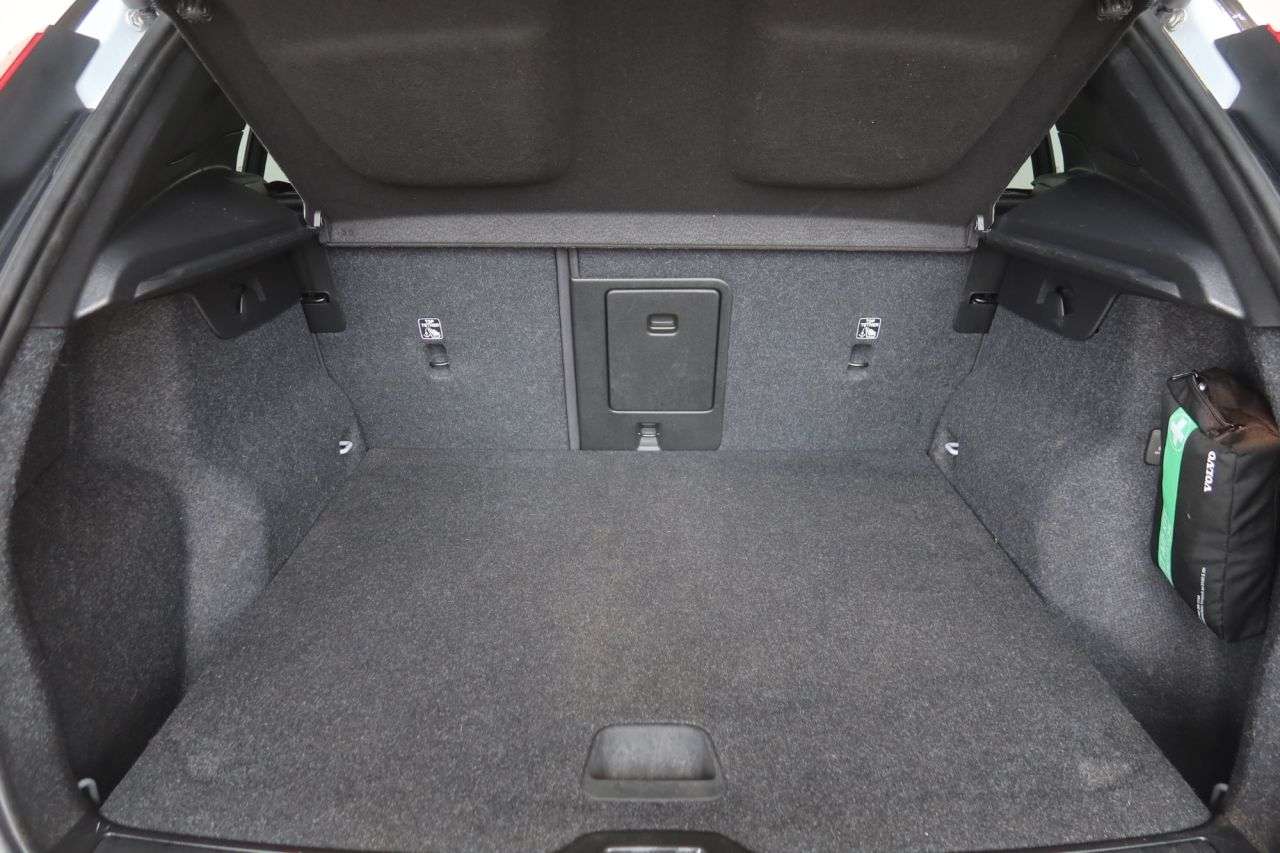 2021 VOLVO XC40 2021 VOLVO XC40