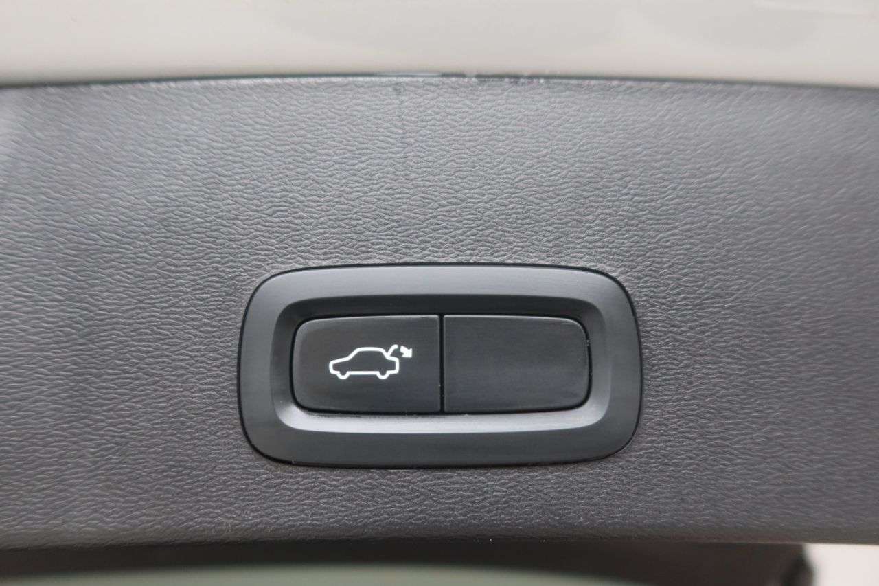 2021 VOLVO XC40 2021 VOLVO XC40