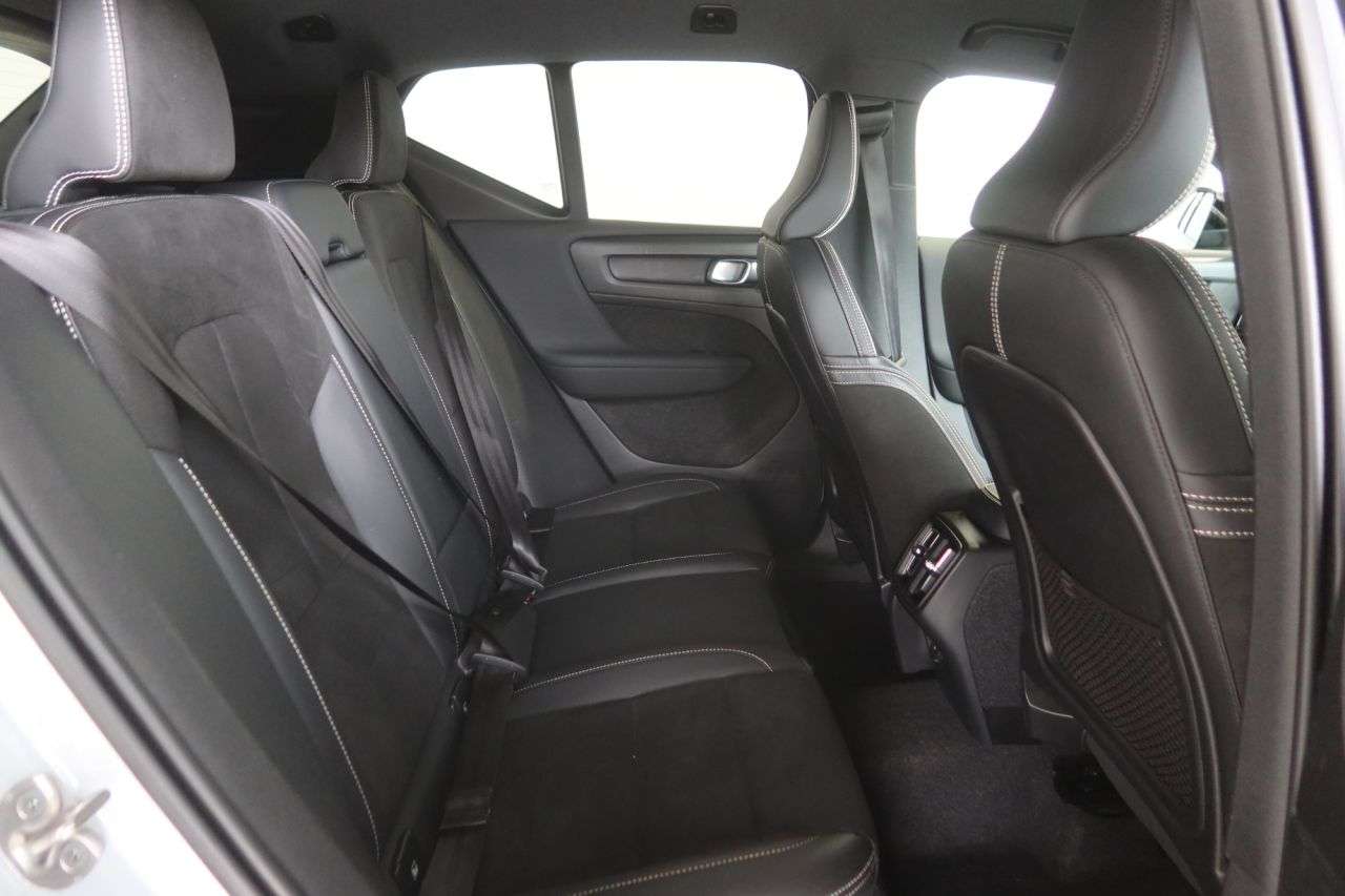 2021 VOLVO XC40 2021 VOLVO XC40