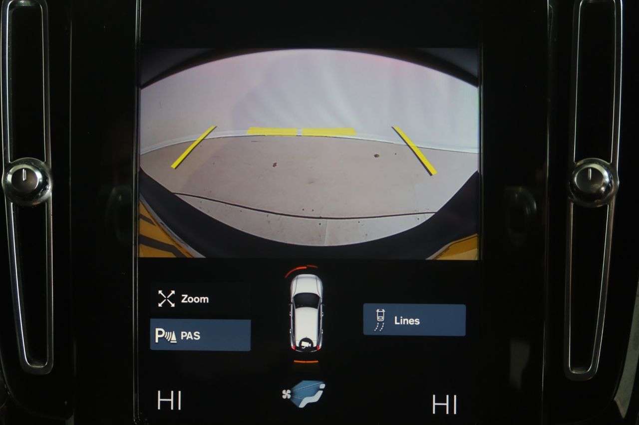 2021 VOLVO XC40 2021 VOLVO XC40