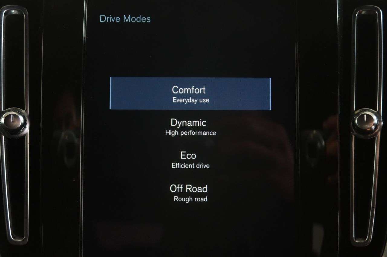 2021 VOLVO XC40 2021 VOLVO XC40