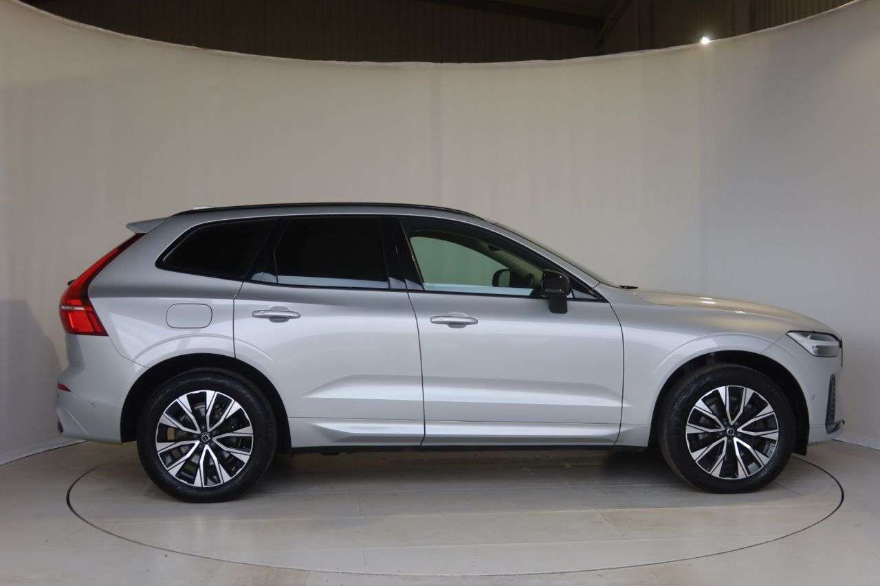 A 2023 VOLVO XC60 2.0 B4 MHEV Plus SUV 5dr Petrol Hybrid Auto Euro 6 (s/s) (197 ps) HEATED ST A 2023 VOLVO XC60 2.0 B4 MHEV Plus SUV 5dr Petrol Hybrid Auto Euro 6 (s/s) (197 ps) HEATED ST