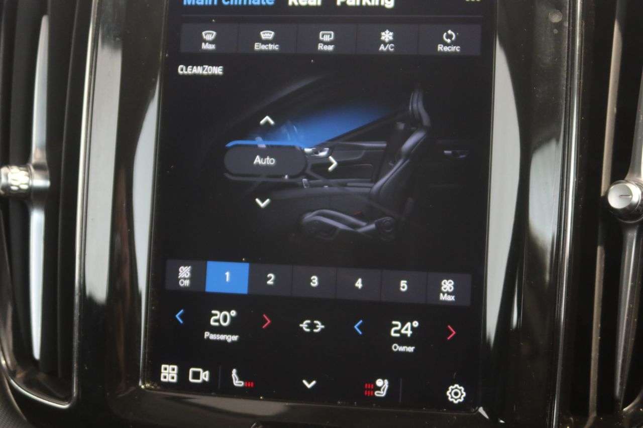 2023 VOLVO XC60 2023 VOLVO XC60