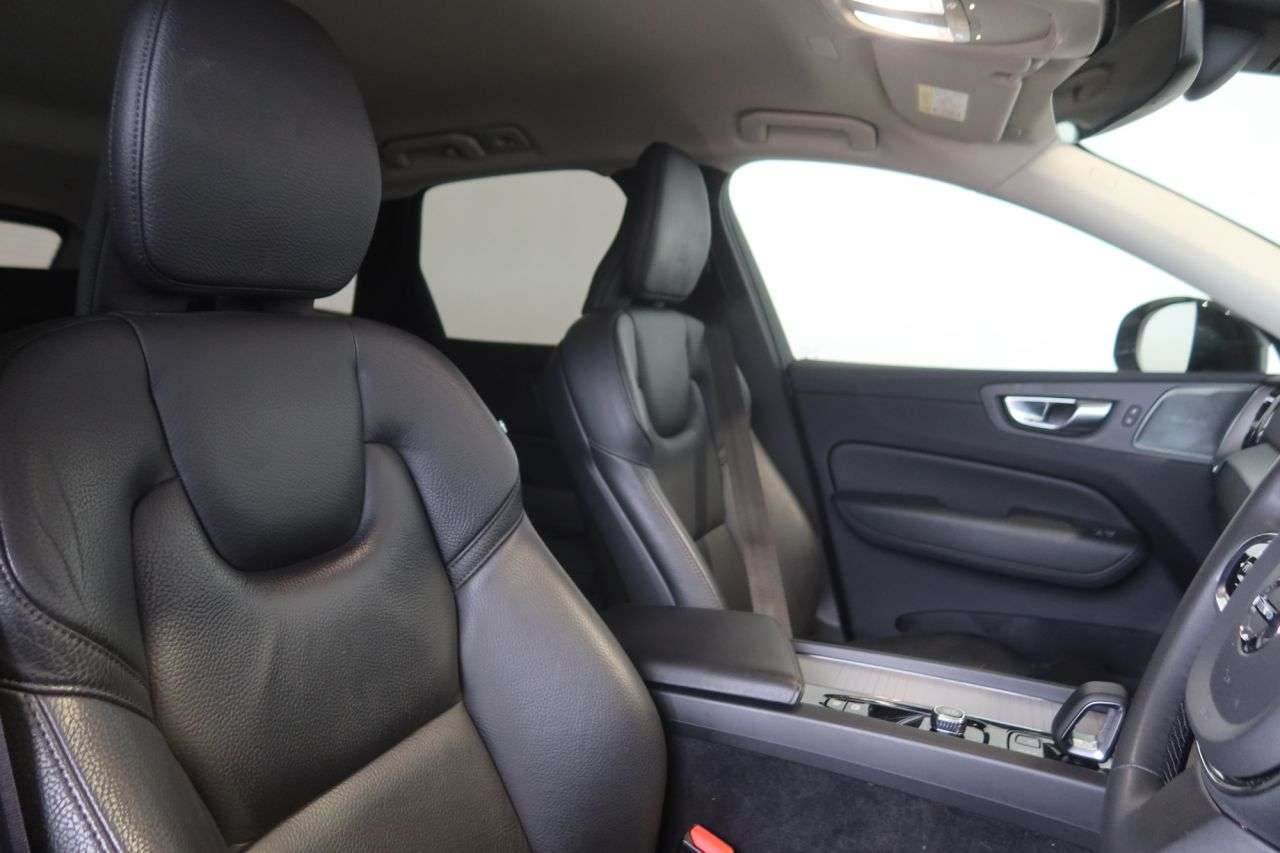 2023 VOLVO XC60 2023 VOLVO XC60