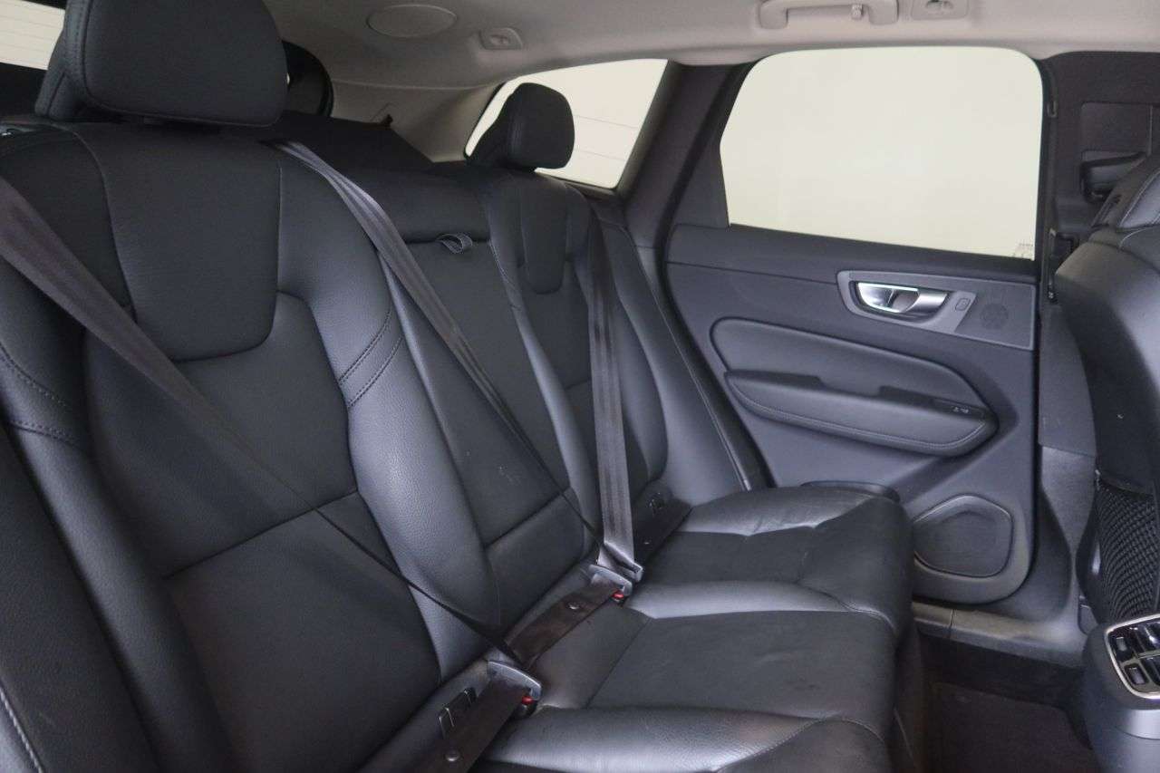 2023 VOLVO XC60 2023 VOLVO XC60