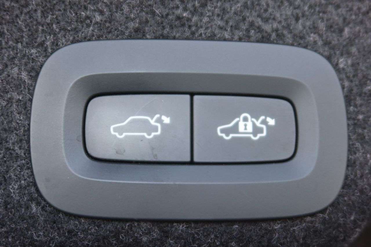 2021 VOLVO S90 2021 VOLVO S90