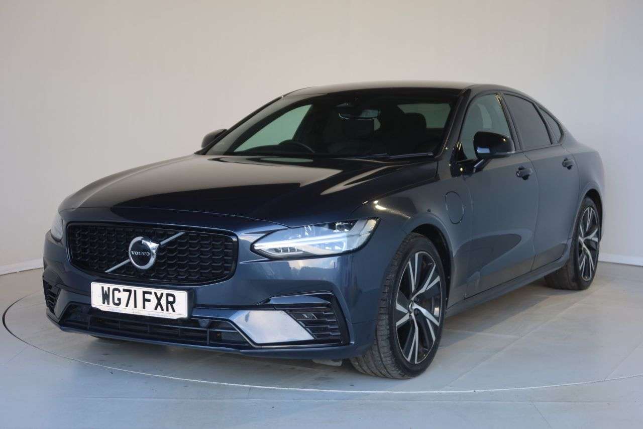 A 2021 VOLVO S90 2.0h T8 Recharge 11.6kWh R-Design Saloon 4dr Petrol Plug-in Hybrid Auto AWD A 2021 VOLVO S90 2.0h T8 Recharge 11.6kWh R-Design Saloon 4dr Petrol Plug-in Hybrid Auto AWD