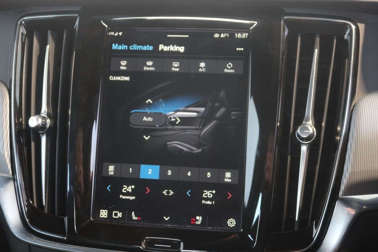 2021 VOLVO S90 2021 VOLVO S90