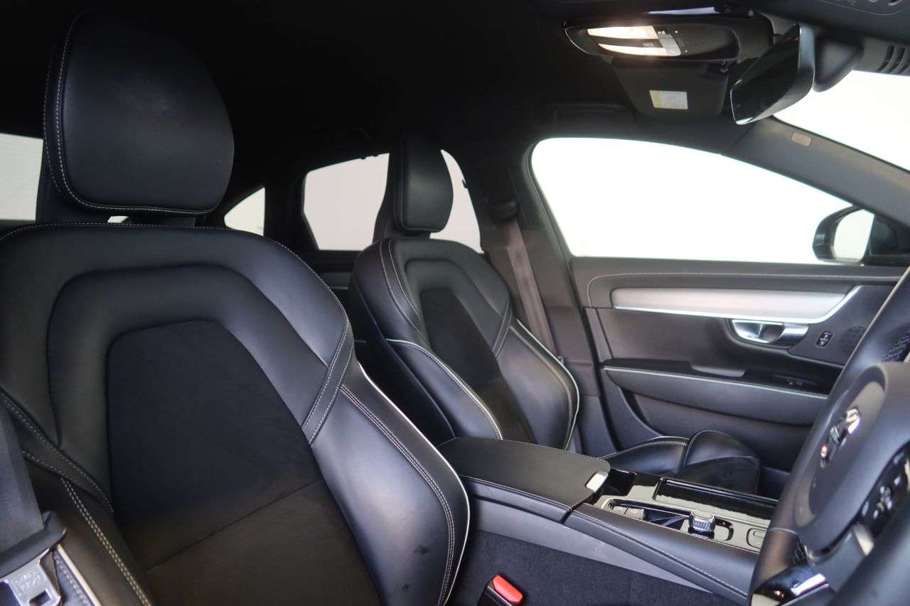 2021 VOLVO S90 2021 VOLVO S90