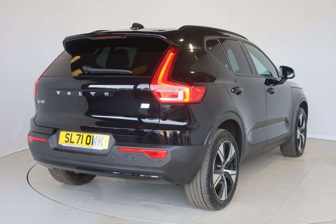 2022 VOLVO XC40 2022 VOLVO XC40