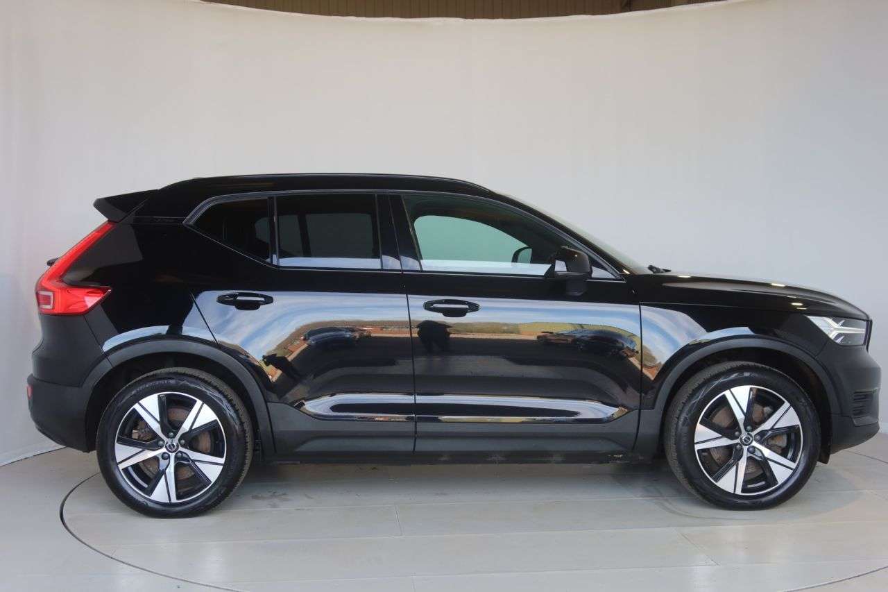 A 2022 VOLVO XC40 Recharge Twin 78kWh SUV 5dr Electric Auto AWD (408 ps) APPLE CAR PLAY + AND A 2022 VOLVO XC40 Recharge Twin 78kWh SUV 5dr Electric Auto AWD (408 ps) APPLE CAR PLAY + AND