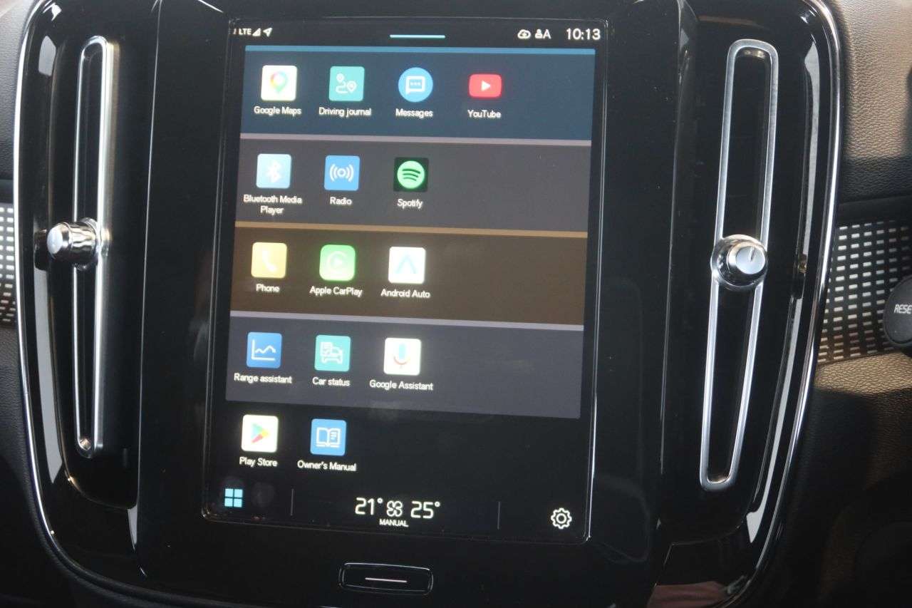 2022 VOLVO XC40 2022 VOLVO XC40