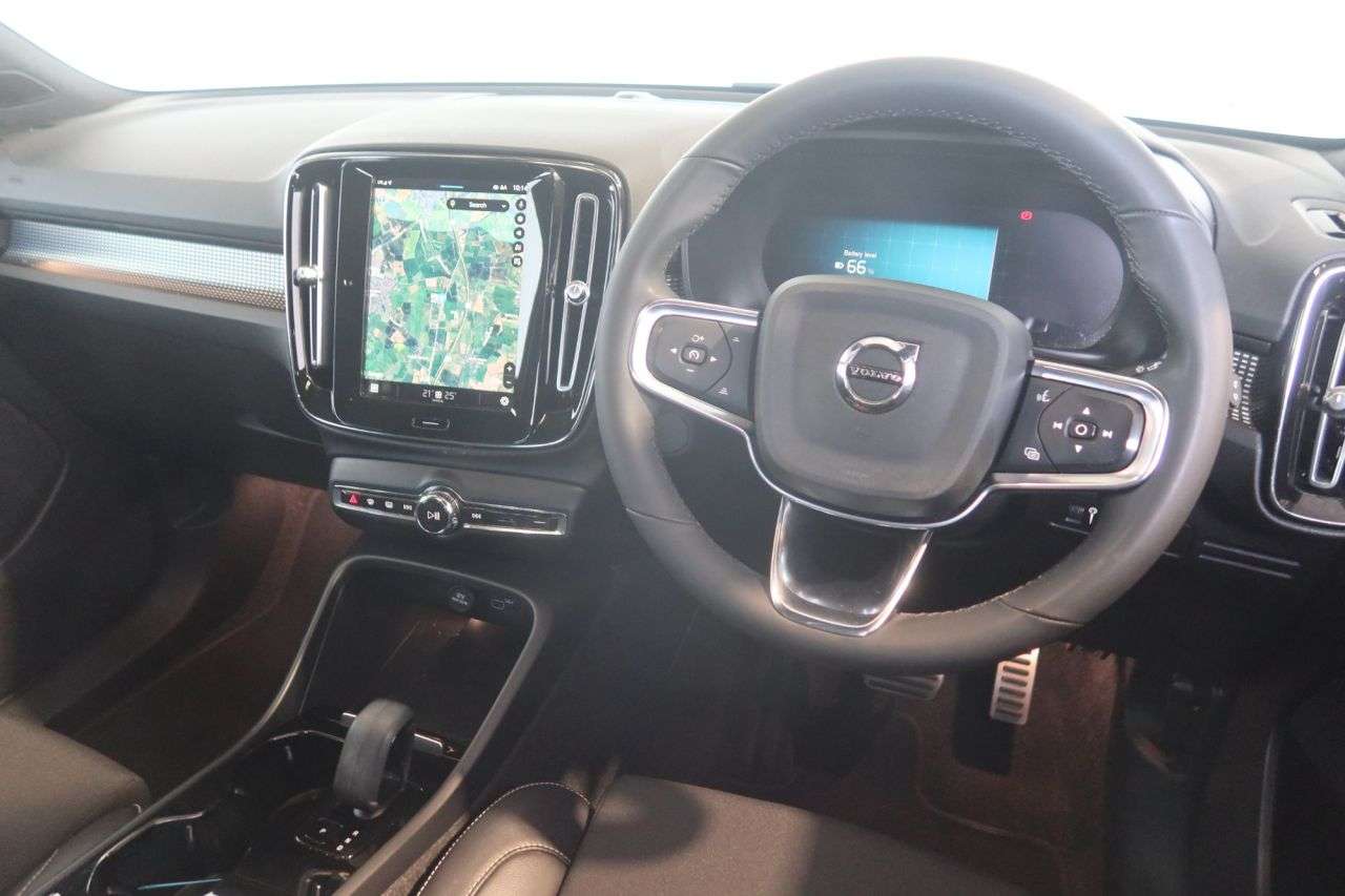 2022 VOLVO XC40 2022 VOLVO XC40