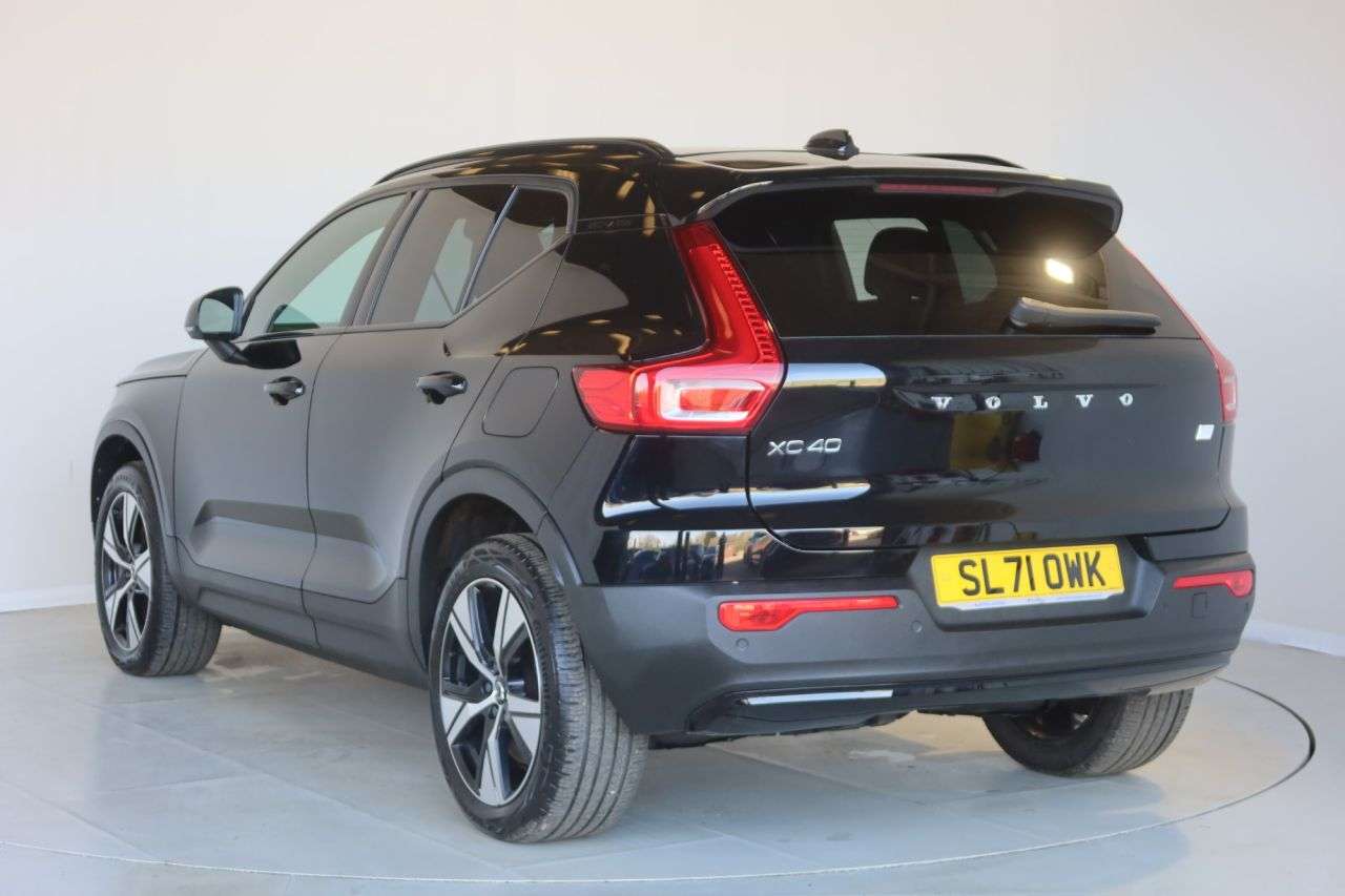 2022 VOLVO XC40 2022 VOLVO XC40
