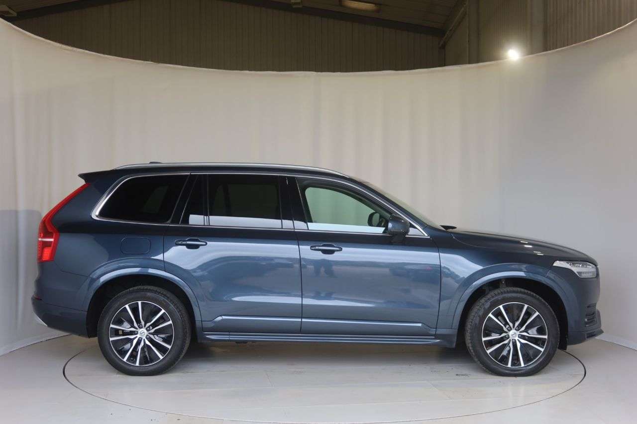 A 2021 VOLVO XC90 2.0 B5 MHEV Momentum SUV 5dr Diesel Hybrid Auto 4WD Euro 6 (s/s) (235 ps) H A 2021 VOLVO XC90 2.0 B5 MHEV Momentum SUV 5dr Diesel Hybrid Auto 4WD Euro 6 (s/s) (235 ps) H