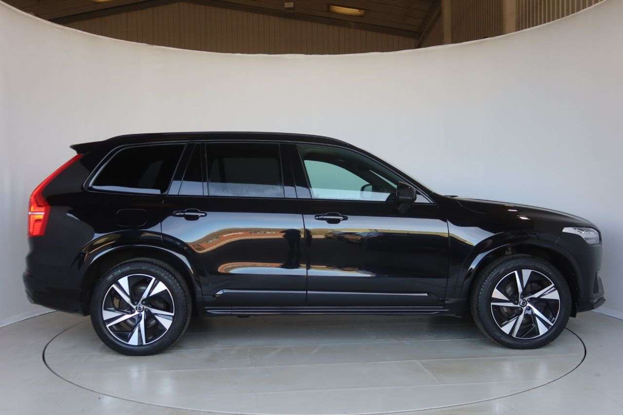 A 2022 VOLVO XC90 2.0 B5 MHEV R-Design SUV 5dr Diesel Hybrid Auto 4WD Euro 6 (s/s) (235 ps) H A 2022 VOLVO XC90 2.0 B5 MHEV R-Design SUV 5dr Diesel Hybrid Auto 4WD Euro 6 (s/s) (235 ps) H