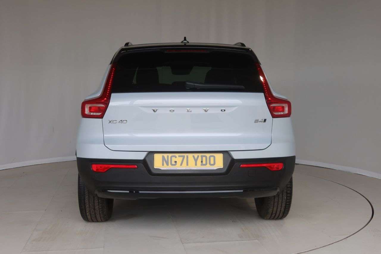 2022 VOLVO XC40 2022 VOLVO XC40