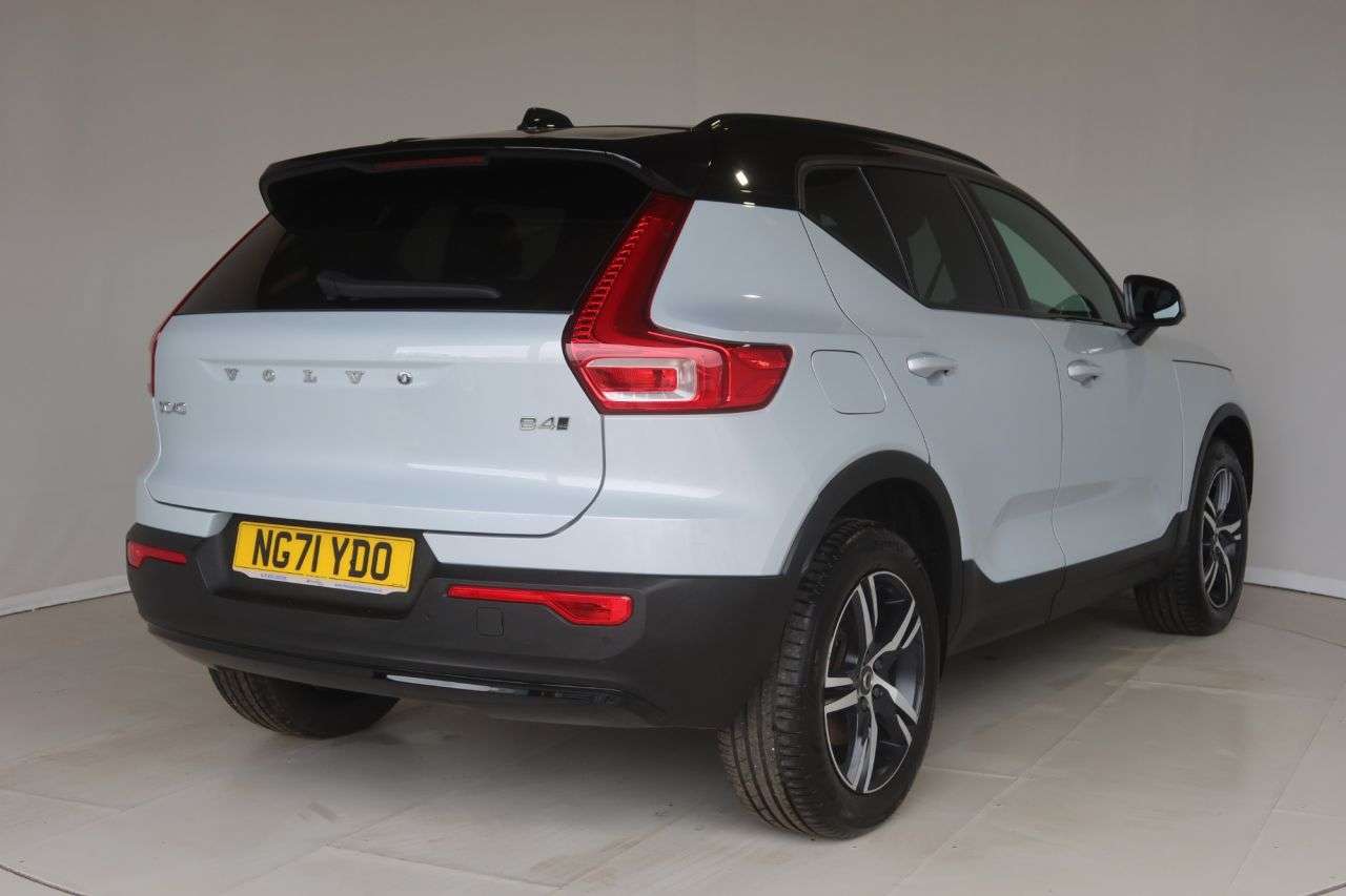 2022 VOLVO XC40 2022 VOLVO XC40
