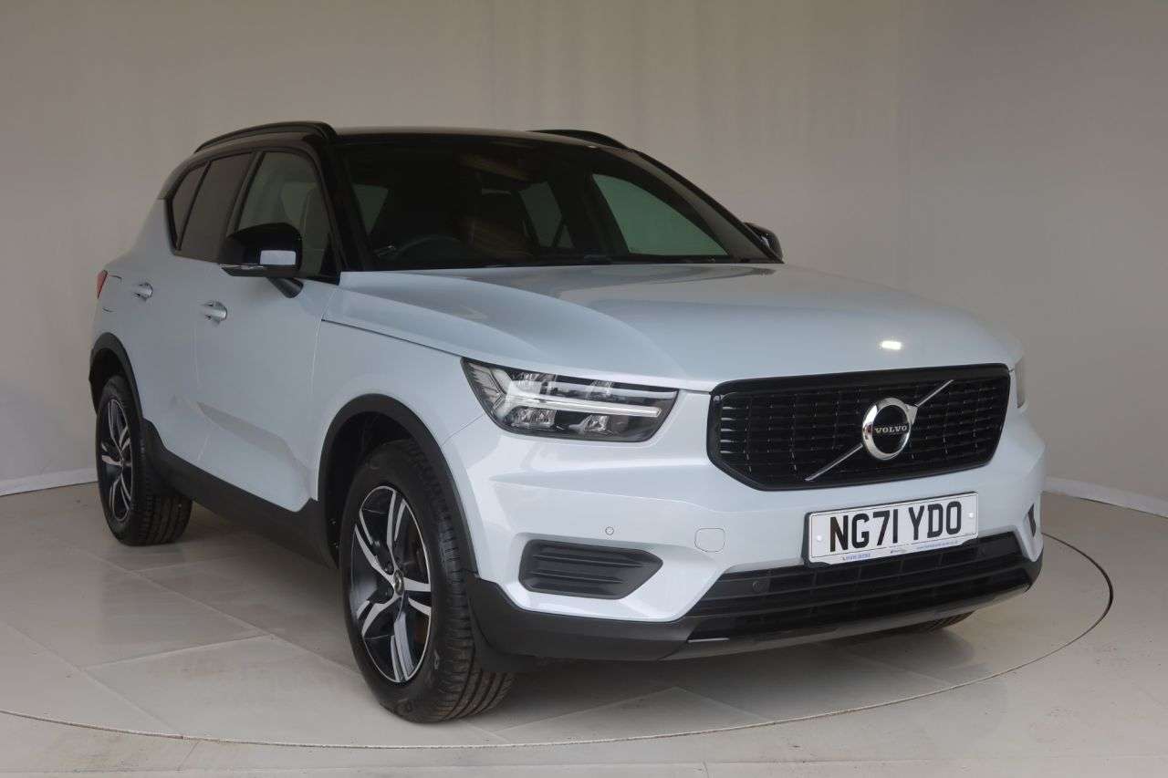 2022 VOLVO XC40 2022 VOLVO XC40