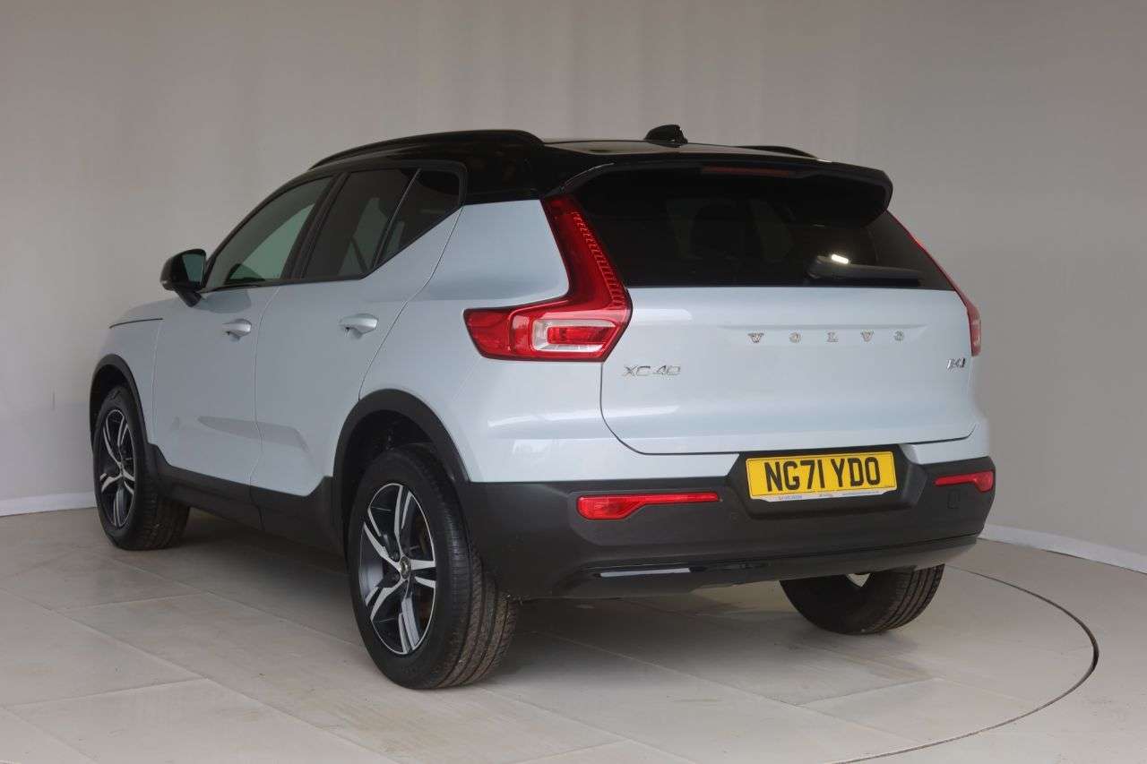 2022 VOLVO XC40 2022 VOLVO XC40
