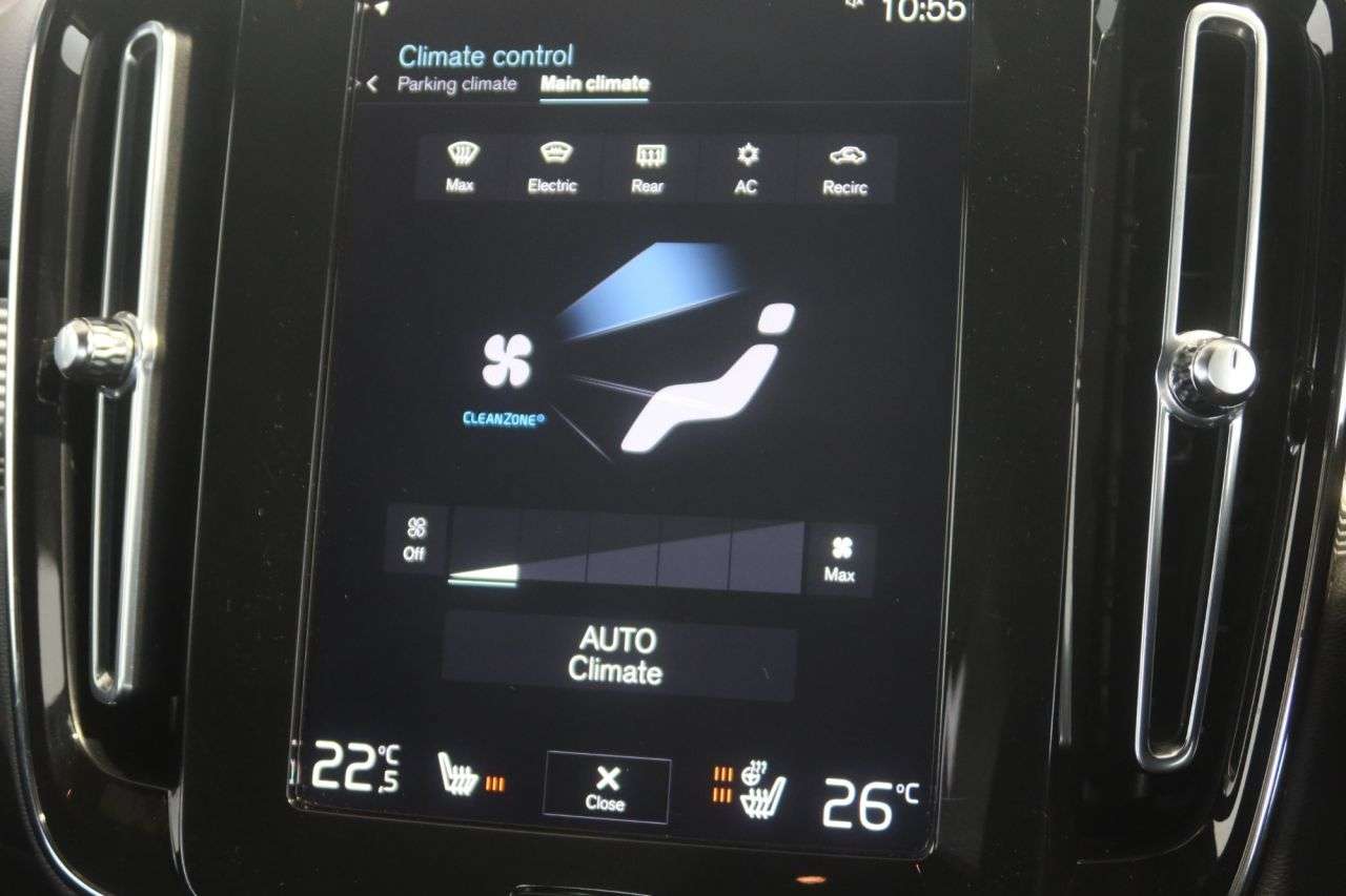 2022 VOLVO XC40 2022 VOLVO XC40