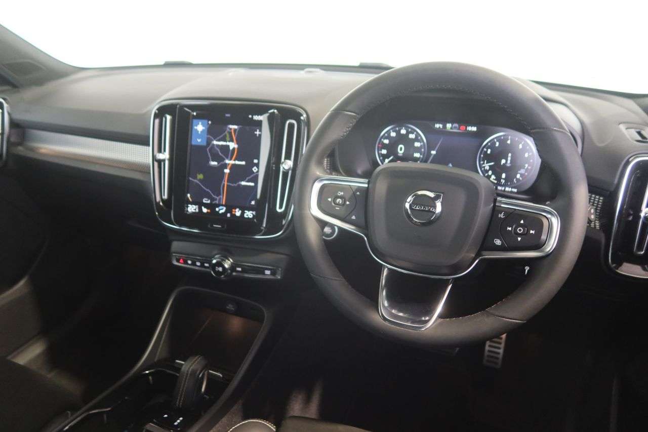 2022 VOLVO XC40 2022 VOLVO XC40