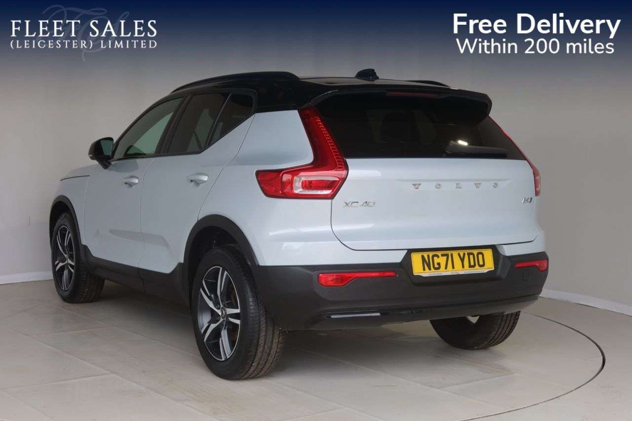 2022 VOLVO XC40 2022 VOLVO XC40