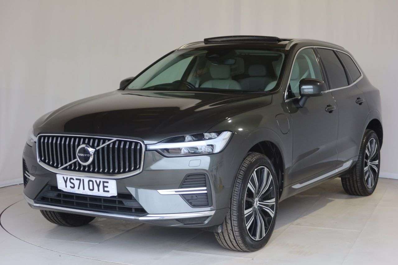 A 2022 VOLVO XC60 2.0h T8 Recharge 11.6kWh Inscription Pro SUV 5dr Petrol Plug-in Hybrid Auto A 2022 VOLVO XC60 2.0h T8 Recharge 11.6kWh Inscription Pro SUV 5dr Petrol Plug-in Hybrid Auto
