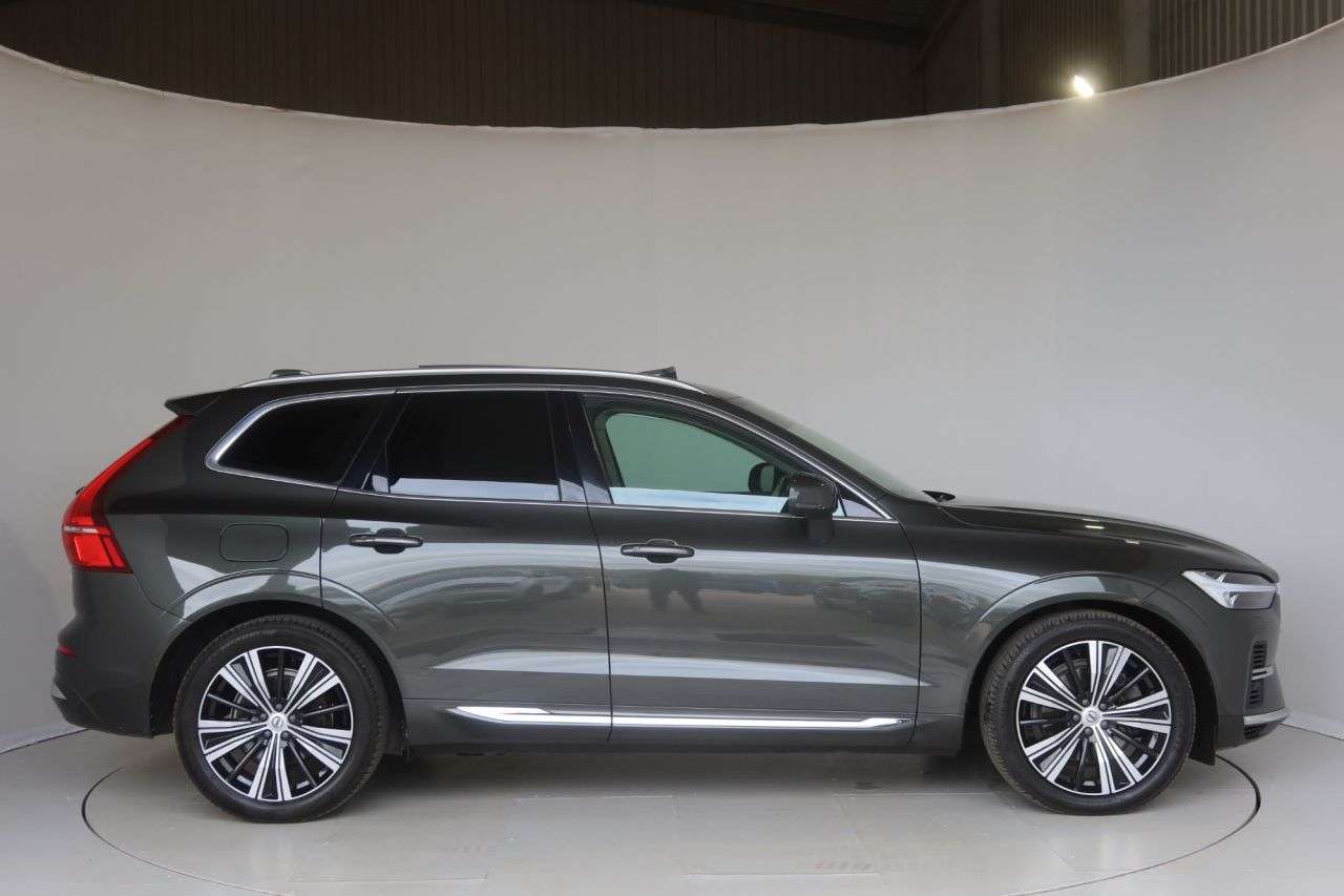 A 2022 VOLVO XC60 2.0h T8 Recharge 11.6kWh Inscription Pro SUV 5dr Petrol Plug-in Hybrid Auto A 2022 VOLVO XC60 2.0h T8 Recharge 11.6kWh Inscription Pro SUV 5dr Petrol Plug-in Hybrid Auto