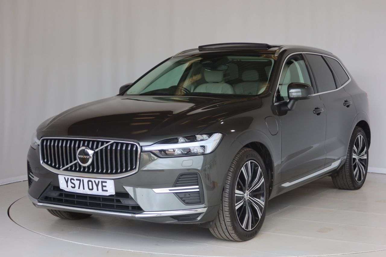 A 2022 VOLVO XC60 2.0h T8 Recharge 11.6kWh Inscription Pro SUV 5dr Petrol Plug-in Hybrid Auto A 2022 VOLVO XC60 2.0h T8 Recharge 11.6kWh Inscription Pro SUV 5dr Petrol Plug-in Hybrid Auto