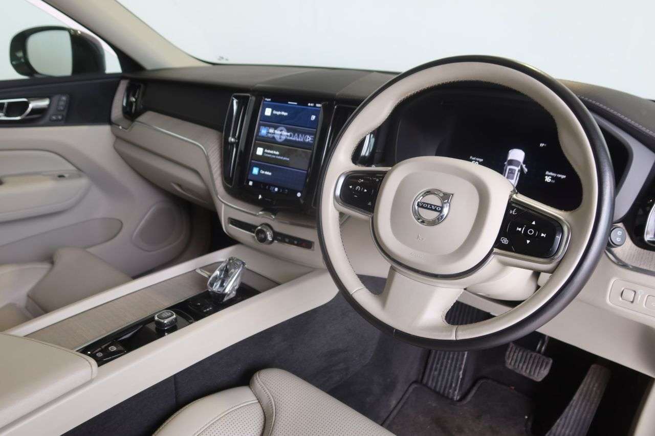 2022 VOLVO XC60 2022 VOLVO XC60
