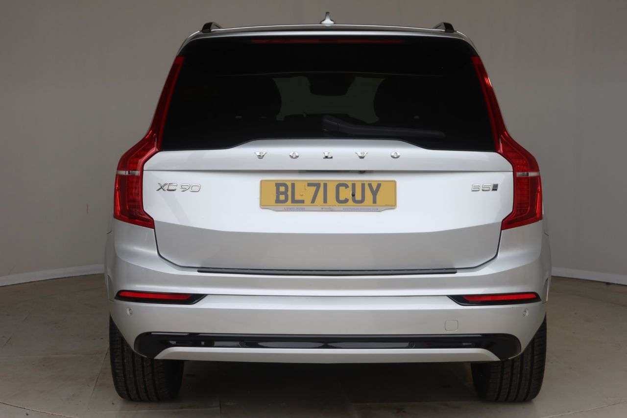 A 2021 VOLVO XC90 2.0 B5 MHEV R-Design SUV 5dr Diesel Hybrid Auto 4WD Euro 6 (s/s) (235 ps) R A 2021 VOLVO XC90 2.0 B5 MHEV R-Design SUV 5dr Diesel Hybrid Auto 4WD Euro 6 (s/s) (235 ps) R