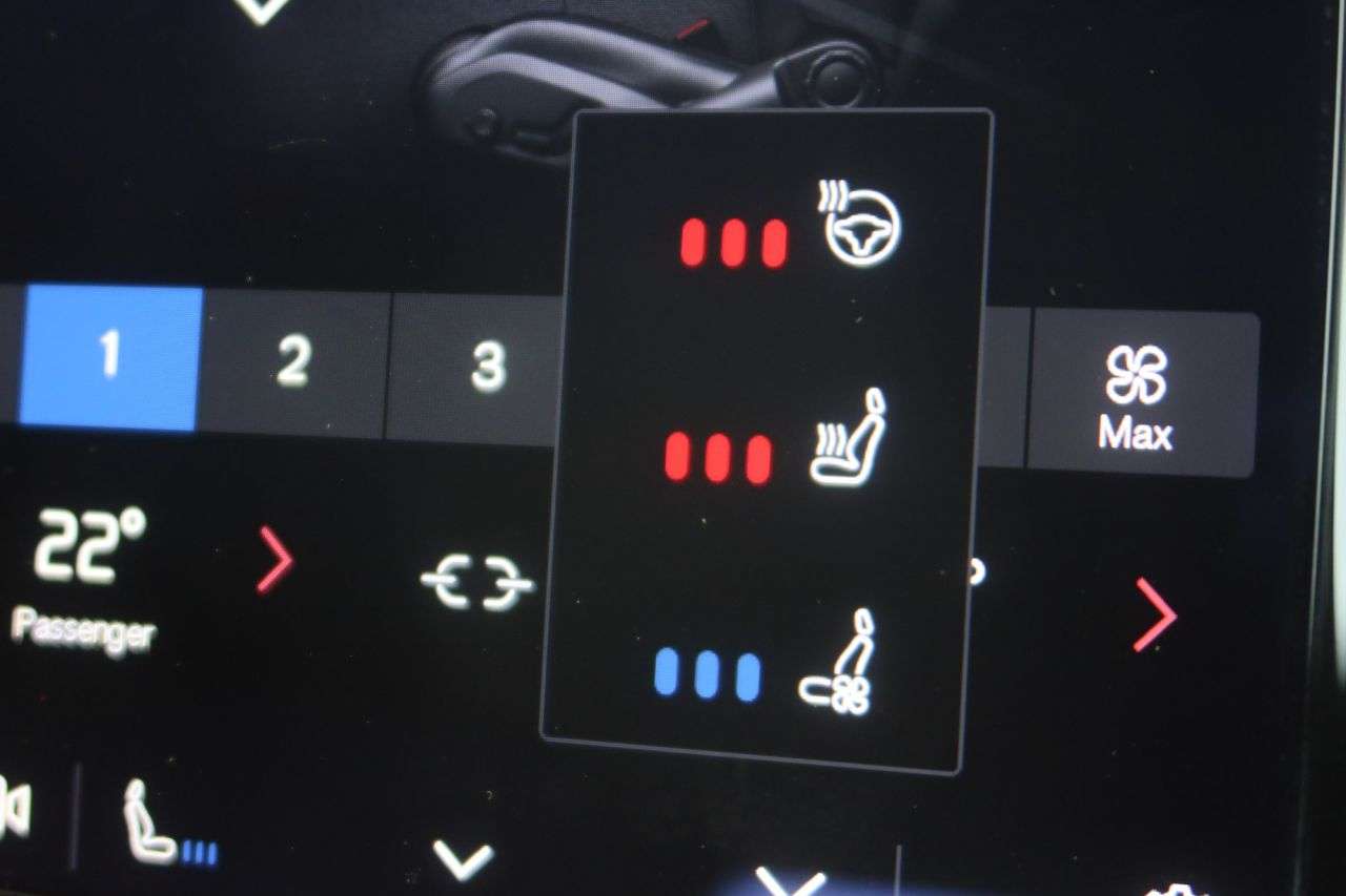 2022 VOLVO XC60 2022 VOLVO XC60