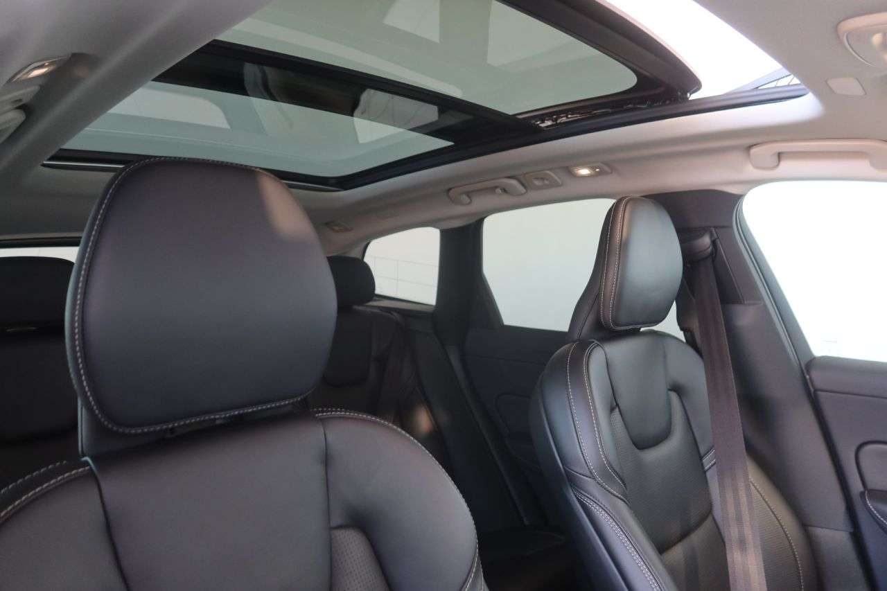 2022 VOLVO XC60 2022 VOLVO XC60