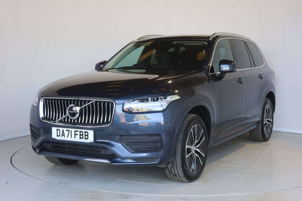 A 2021 VOLVO XC90 2.0 B5 MHEV Momentum SUV 5dr Diesel Hybrid Auto 4WD Euro 6 (s/s) (235 ps) R A 2021 VOLVO XC90 2.0 B5 MHEV Momentum SUV 5dr Diesel Hybrid Auto 4WD Euro 6 (s/s) (235 ps) R