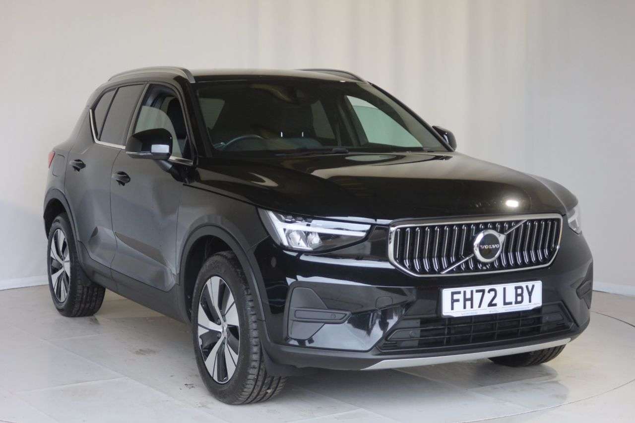 2023 VOLVO XC40 2023 VOLVO XC40