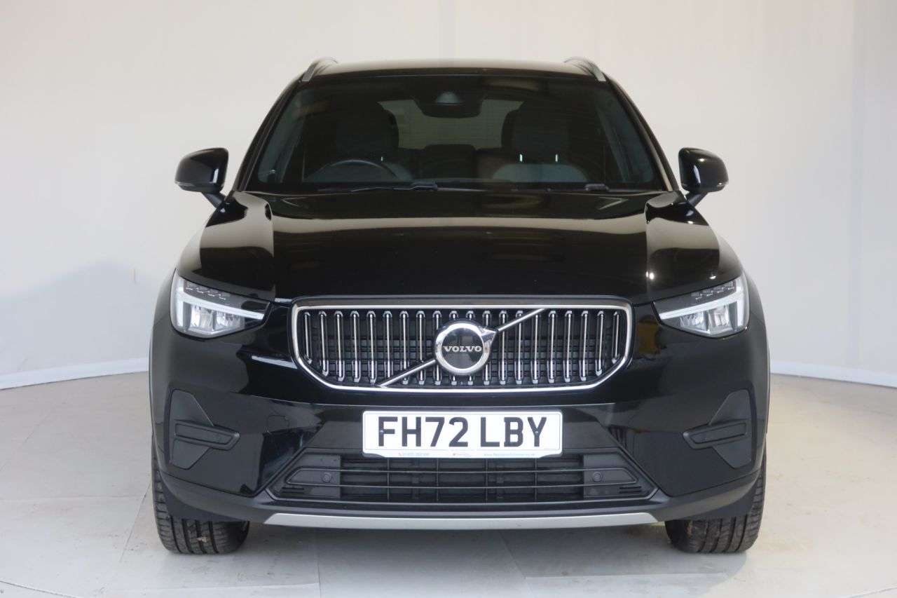 2023 VOLVO XC40 2023 VOLVO XC40